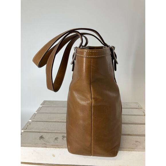 COACH 9572 LARGE BROWN SMOOTH LEATHER SHOULDER BAG - Picture 6 of 17